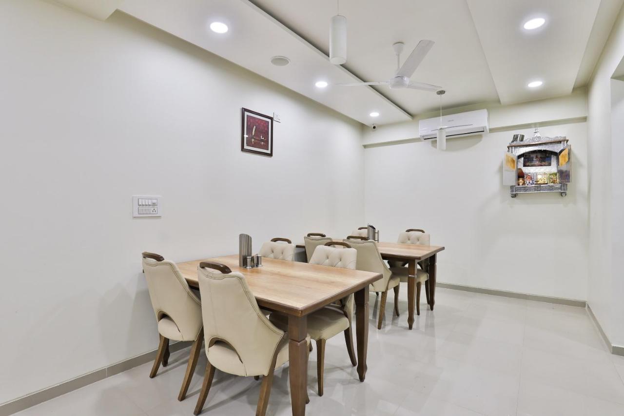 Collection O 12462 Hotel Shiv Inn Gandhinagar Dış mekan fotoğraf