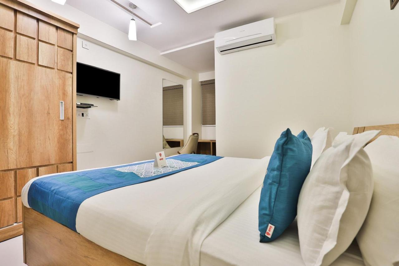 Collection O 12462 Hotel Shiv Inn Gandhinagar Dış mekan fotoğraf