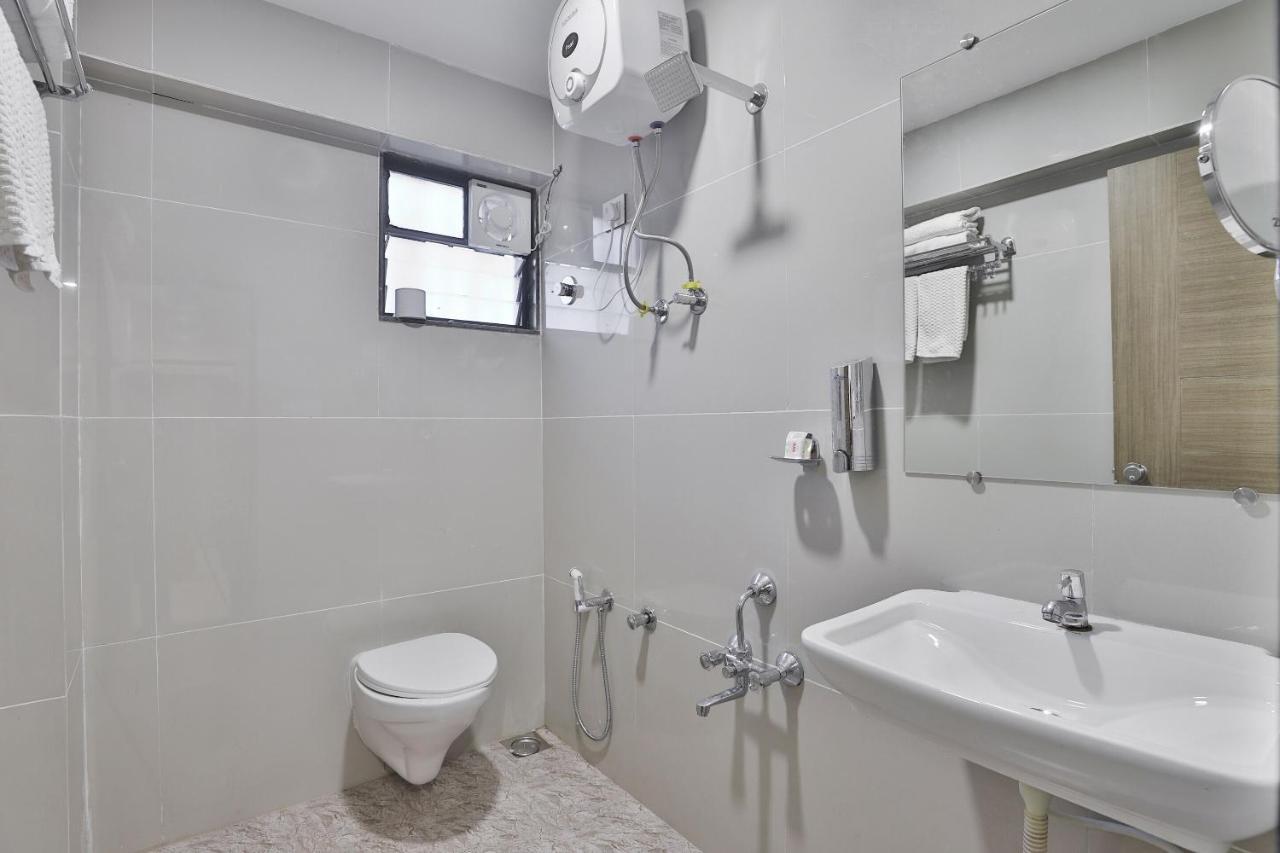 Collection O 12462 Hotel Shiv Inn Gandhinagar Dış mekan fotoğraf