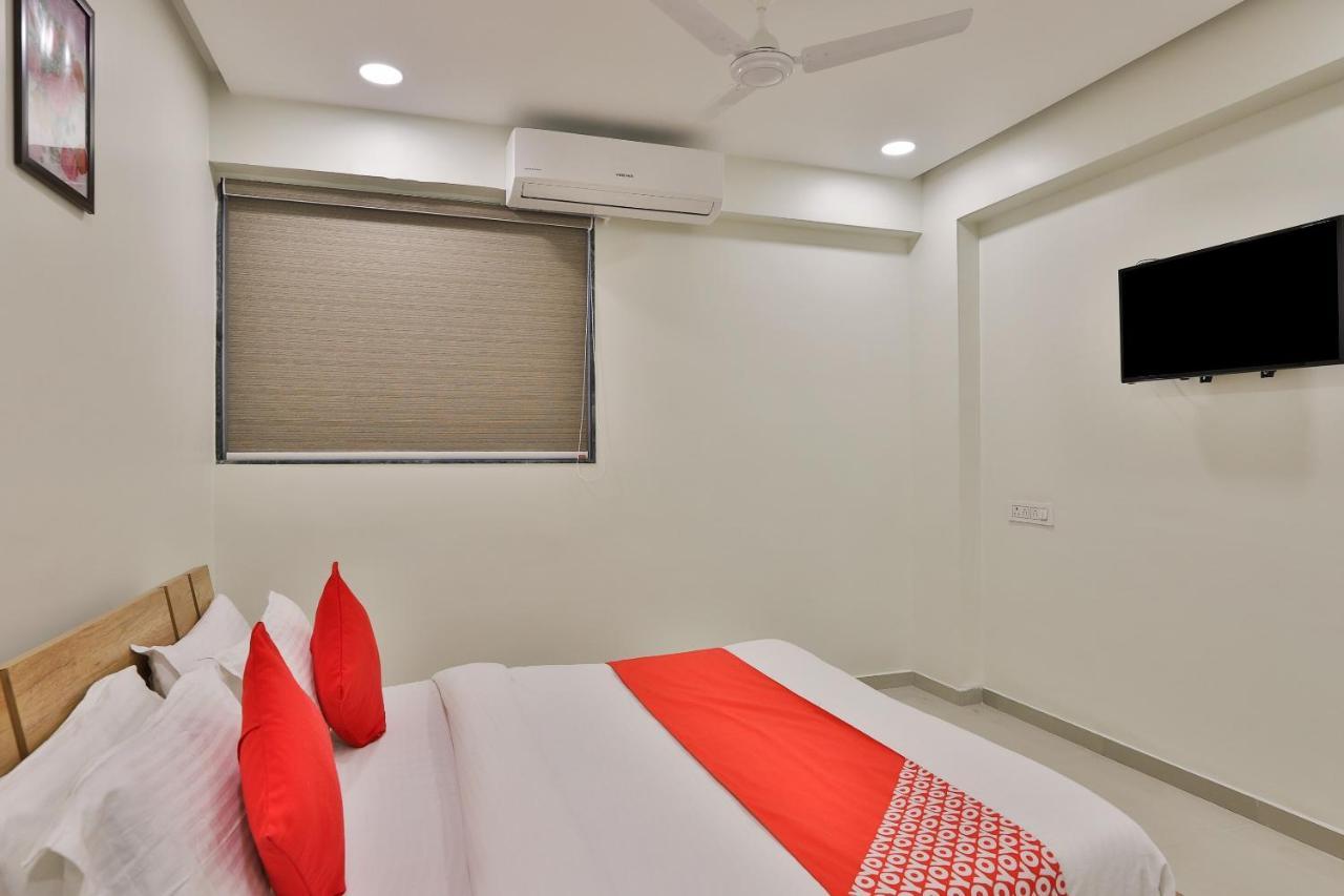 Collection O 12462 Hotel Shiv Inn Gandhinagar Dış mekan fotoğraf