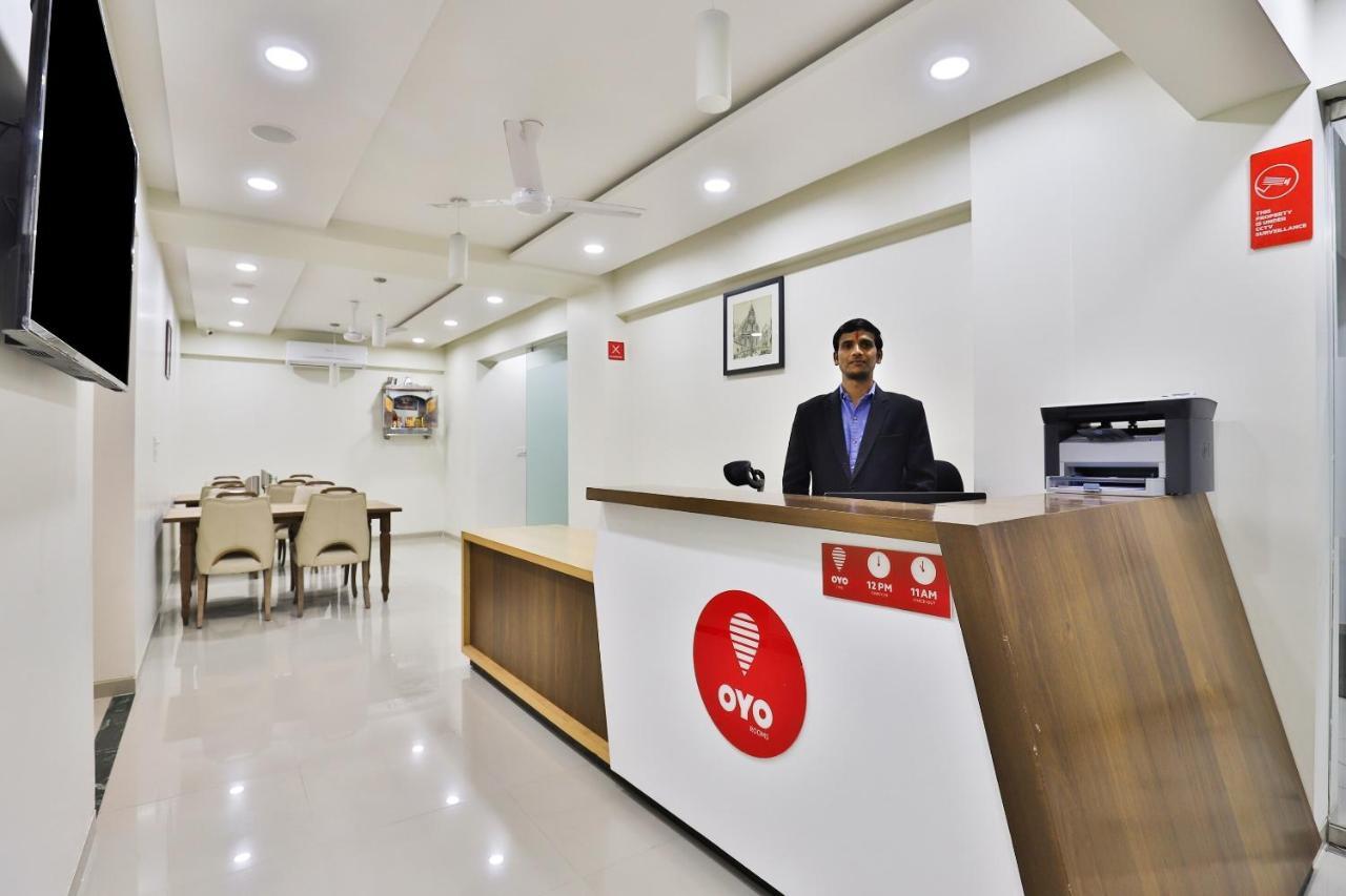Collection O 12462 Hotel Shiv Inn Gandhinagar Dış mekan fotoğraf