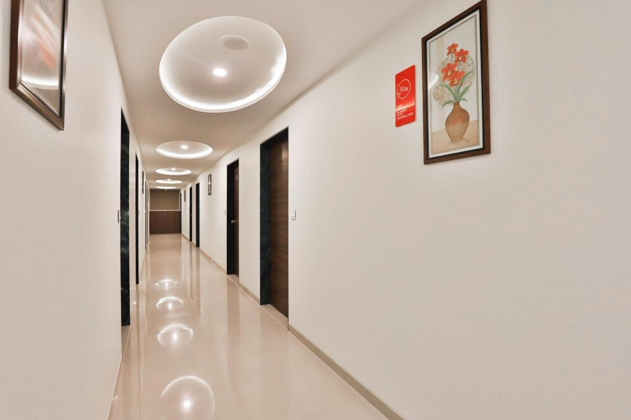 Collection O 12462 Hotel Shiv Inn Gandhinagar Dış mekan fotoğraf