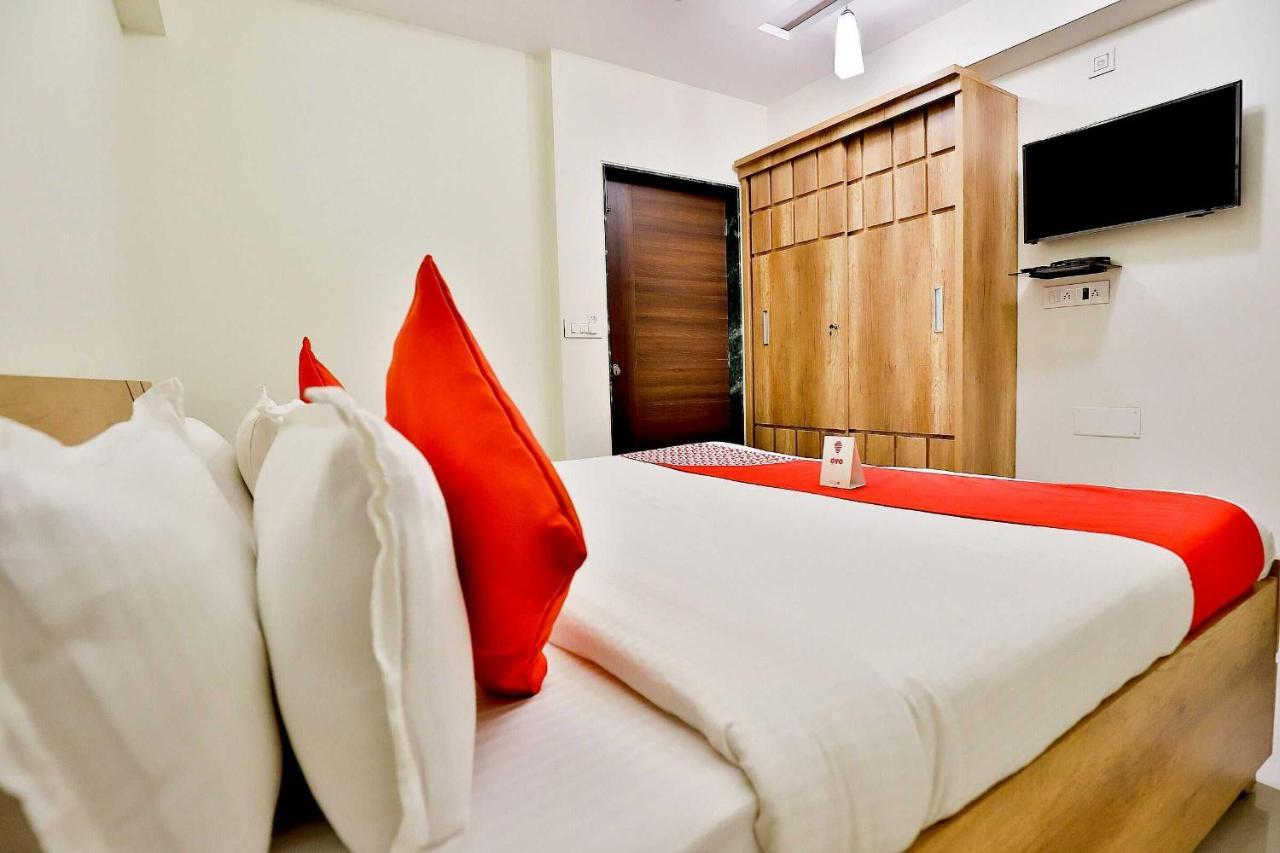 Collection O 12462 Hotel Shiv Inn Gandhinagar Dış mekan fotoğraf