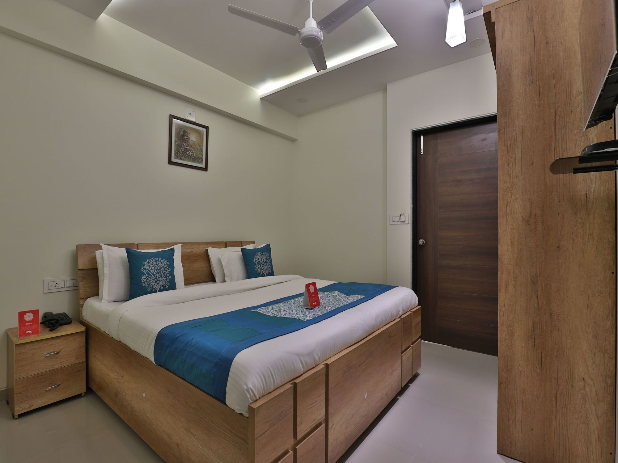 Collection O 12462 Hotel Shiv Inn Gandhinagar Dış mekan fotoğraf